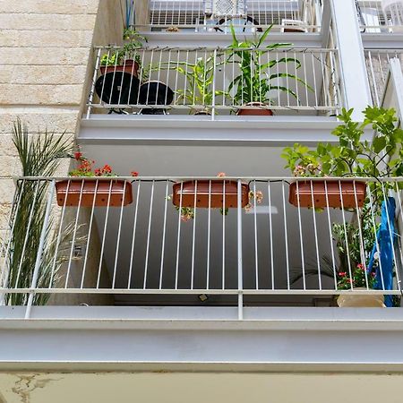 Design & Veranda Next To Mahane Yehuda Market By Feelhome 耶路撒冷 外观 照片